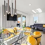 4 Bedroom Cozy In Apartment *