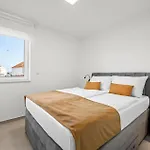 4 Bedroom Cozy In سريما