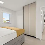 4 Bedroom Cozy In شقة