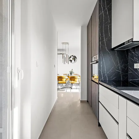 4 Bedroom Cozy In Apartman