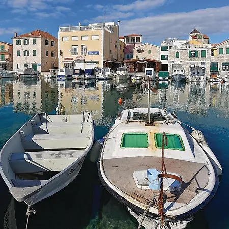 アパート 4 Bedroom Cozy In スリマ