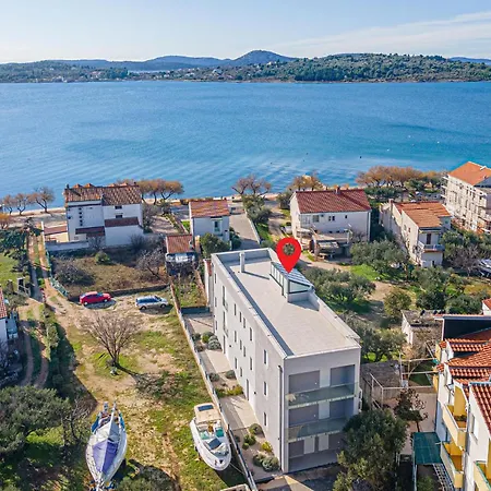 4 Bedroom Cozy In Srima