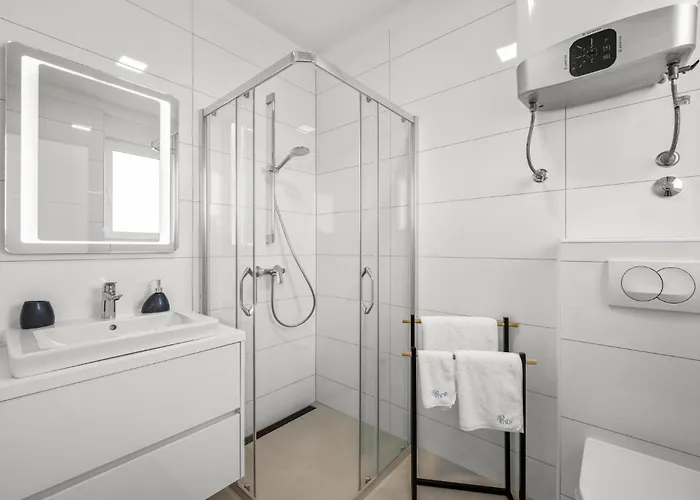 4 Bedroom Cozy In * Srima