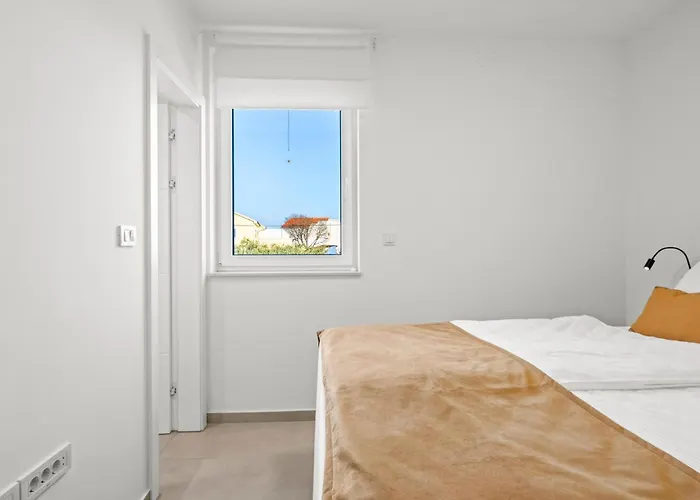 4 Bedroom Cozy In Apartamento