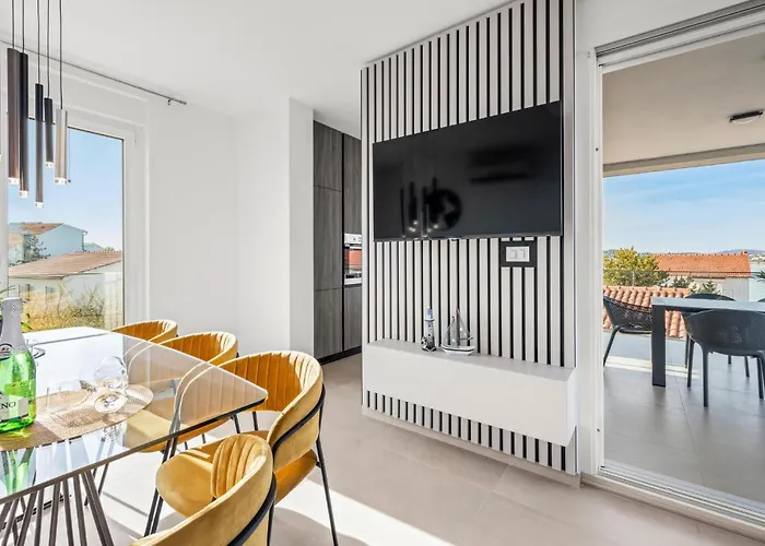 4 Bedroom Cozy In Apartamento